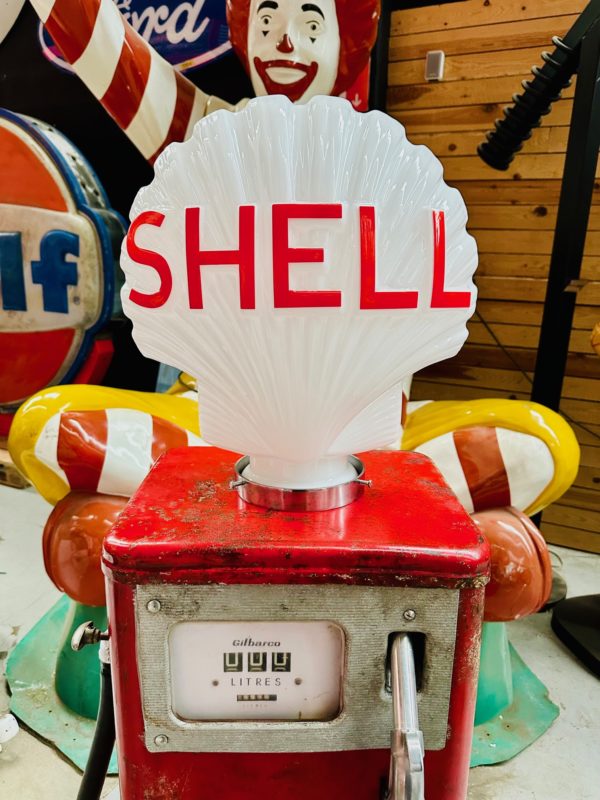 pompe à essence Shell opaline en verre