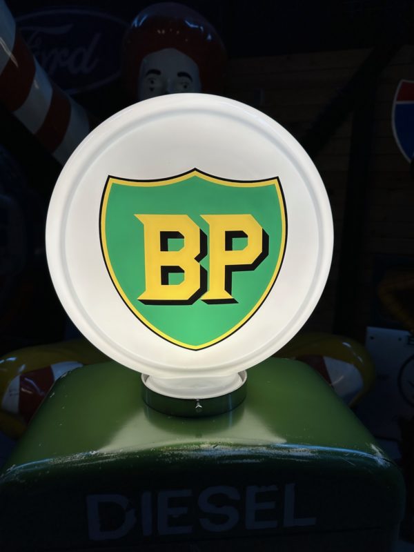 authentique Pompe à essence BP opaline verre