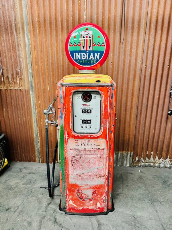 Pompe à essence Indian Gasoline patine d'origine