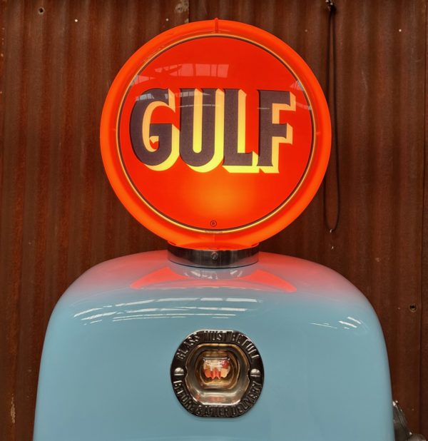 ancienne Pompe à essence Gulf américaine 1948