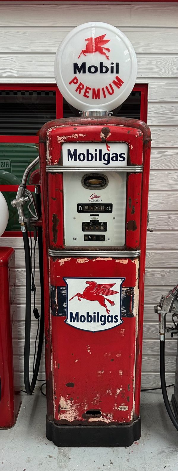 Pompe à essence Mobilgas Gilbarco de 1957