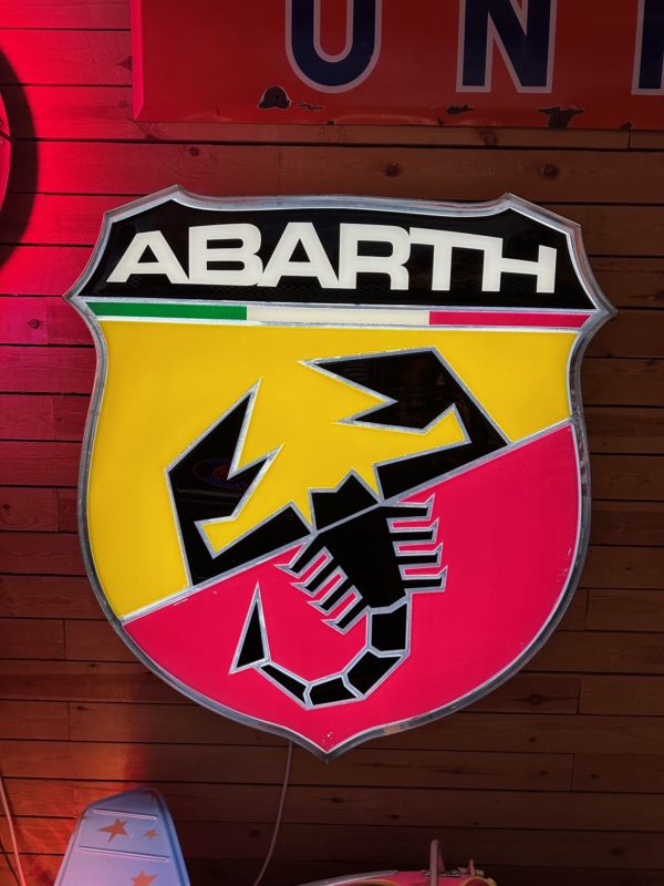 enseigne lumineuse Abarth de Garage