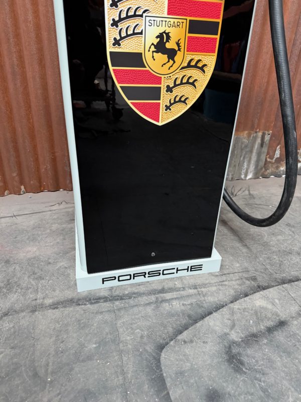 véritable Pompe à essence Porsche Gasboy restaurée