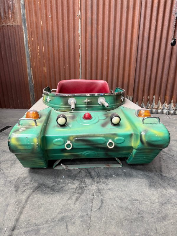 Sujet de manège char en métal de carrousel de foire