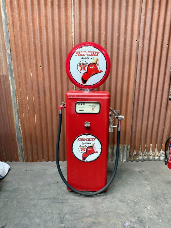 Pompe à essence Américaine Texaco fire chief.