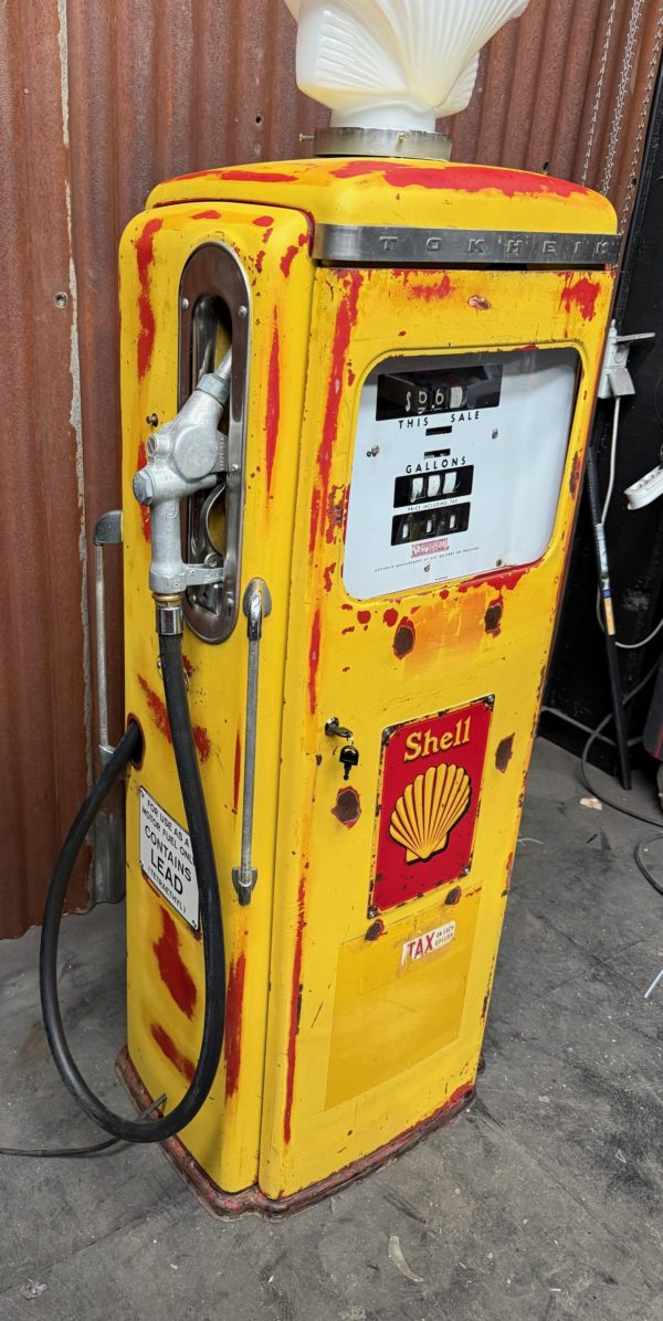 Shell American gas pump, original patina