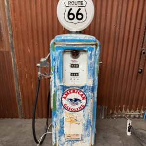 Pompe à essence américain Gasoline Tokheim T39 de 1950