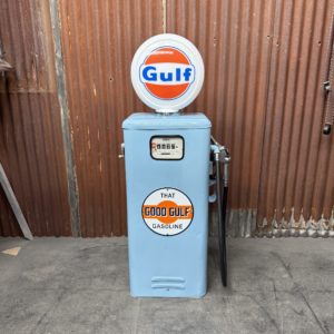 Pompe à essence Gulf Tokheim américaine des années 60.