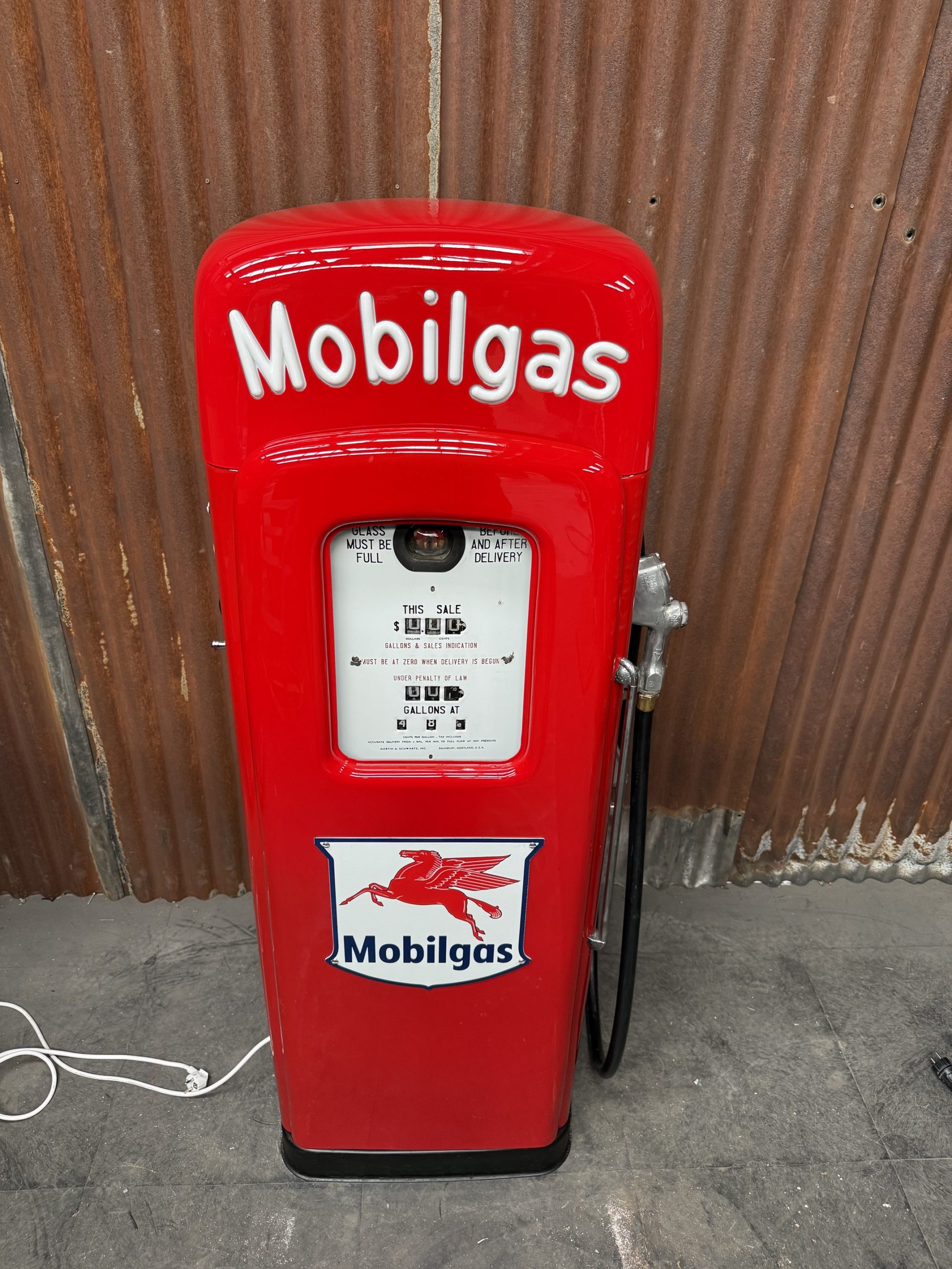 Pompe à essence Mobilgas américaine restaurée Pompe à essence Mobilgas américaine restaurée